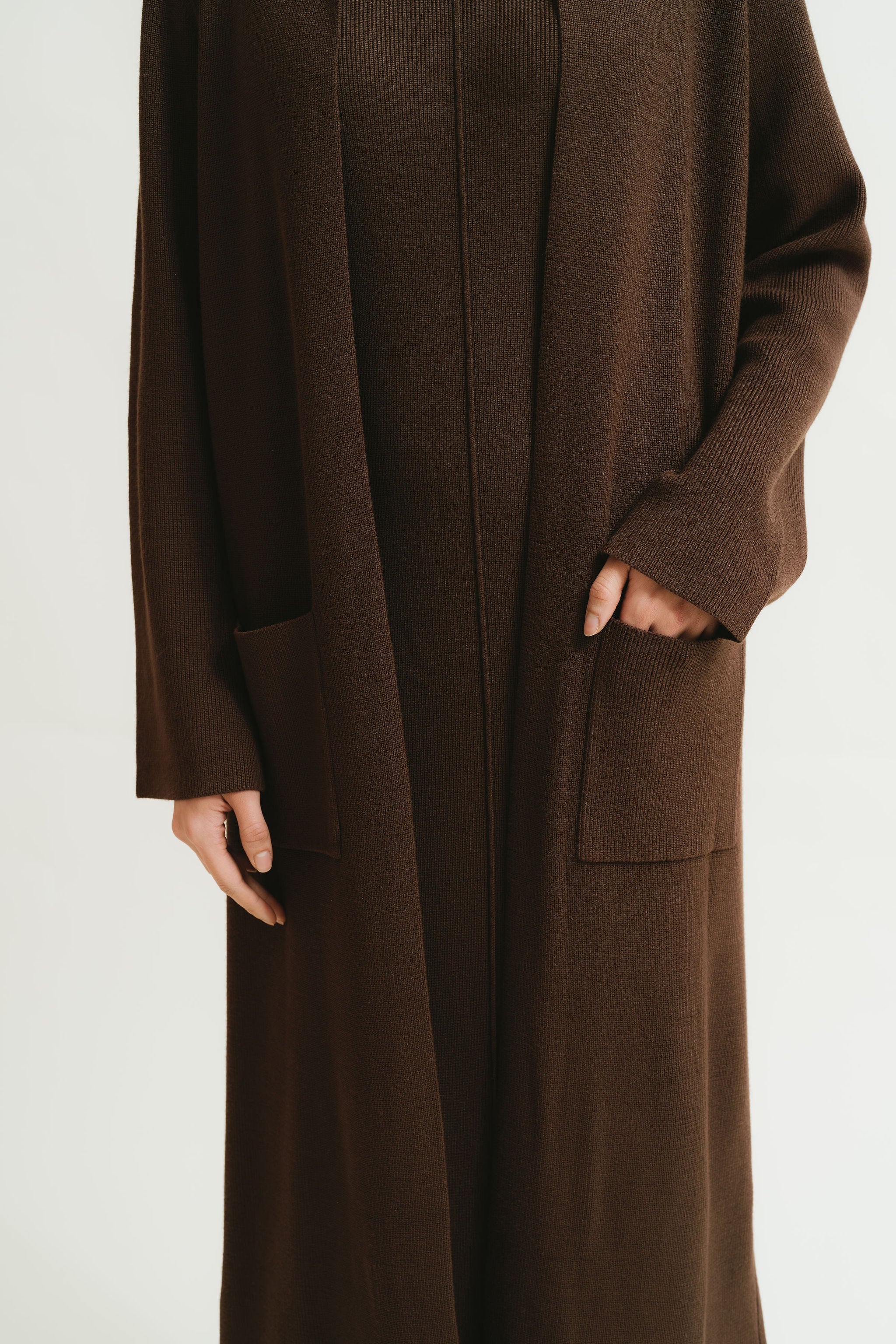 LOHEN SIDE SLIT KNIT ブラウン Lileian Knit Dress Set (Espresso) – Elaa The Label