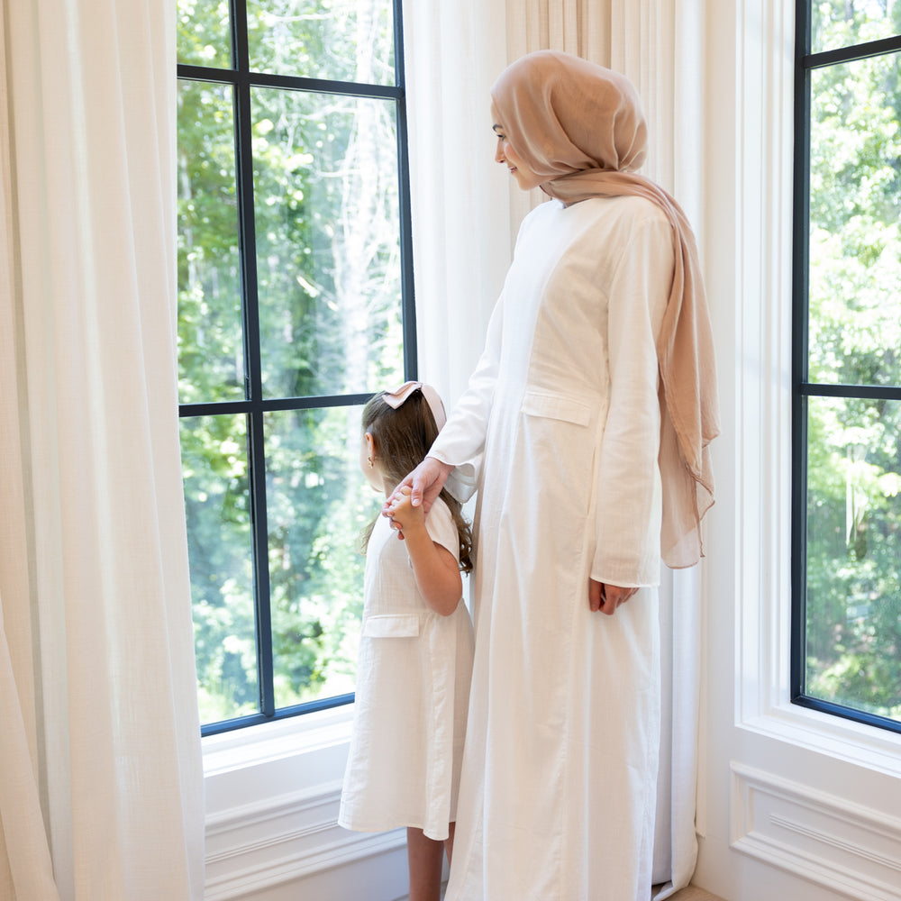 
                      
                        Mini Hana  (Off White)
                      
                    